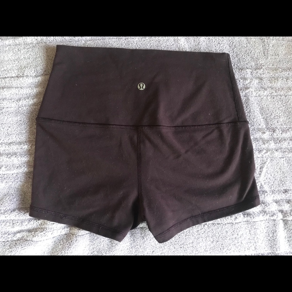 Lululemon shorts lot of 2 SMALL